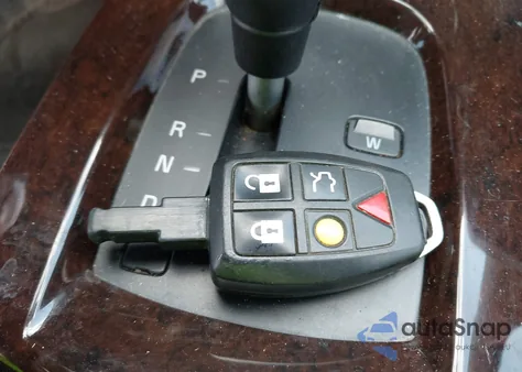 2005 Volvo S40 2.4I из США, поврежденный, VIN YV1MS382052096611